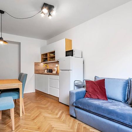 Apartamento Popular Location / Street View / 4 Ppl / Netflix Praga Exterior foto