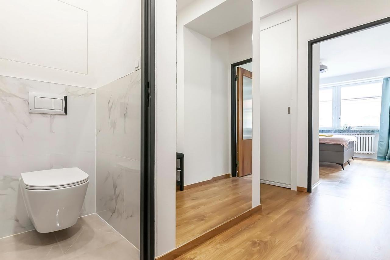 Apartamento Popular Location / Street View / 4 Ppl / Netflix Praga Exterior foto
