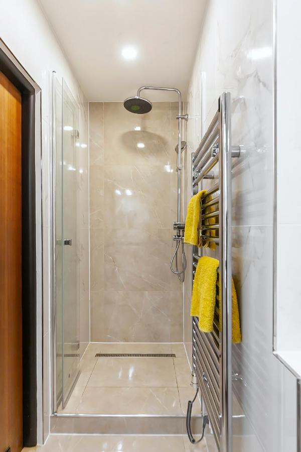 Apartamento Popular Location / Street View / 4 Ppl / Netflix Praga Exterior foto
