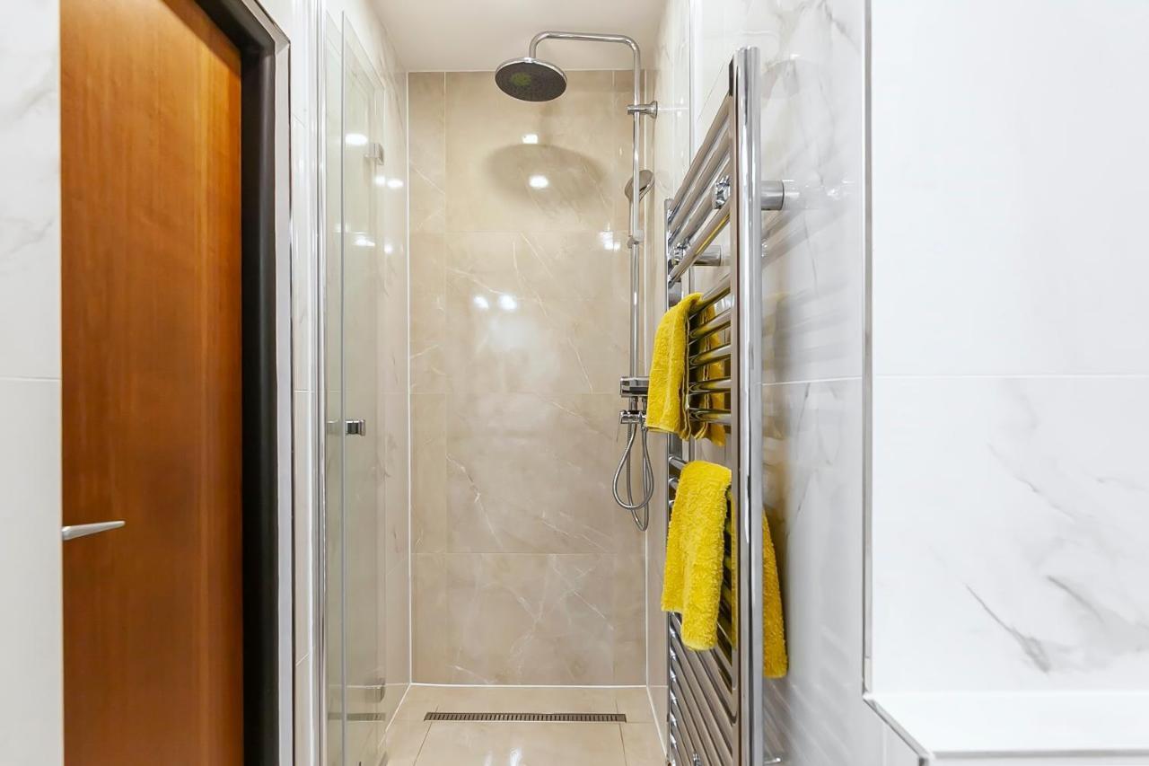 Apartamento Popular Location / Street View / 4 Ppl / Netflix Praga Exterior foto